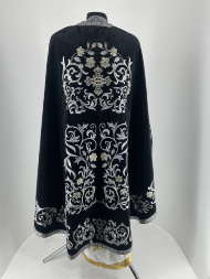 Veșmânt preoțesc croială grecească, brodat pe catifea cu galon aplicat, broderie „Trandafir, mijloc brodat”