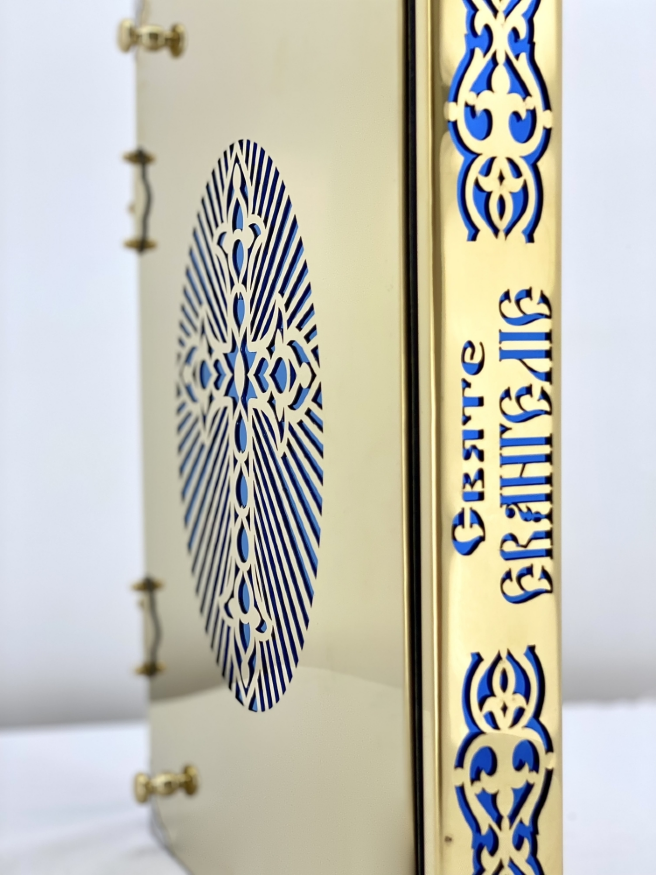 Evanghelie de altar (în limba ucraineană) 34,5х25х4cm