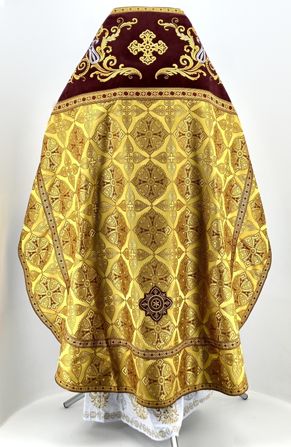 Veșmânt preoțesc combinat din brocart, cu pelerină brodată, broderie „Broderie nouă”