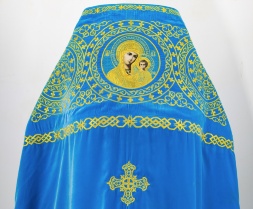 Veșmânt preoțesc brodat pe catifea, broderie „Cerc” cu galon brodat