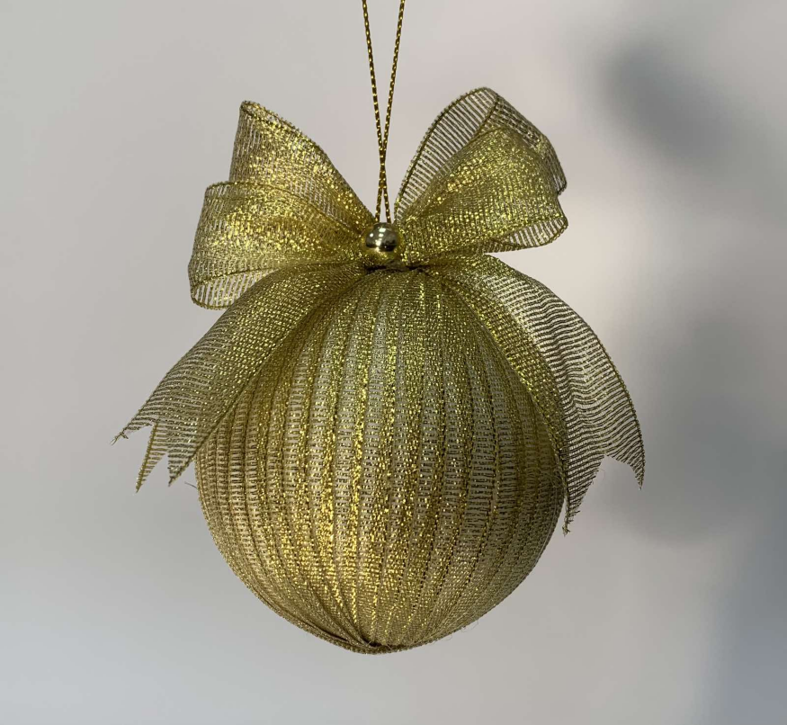 Ornament pentru brad „Glob cu fundiță”