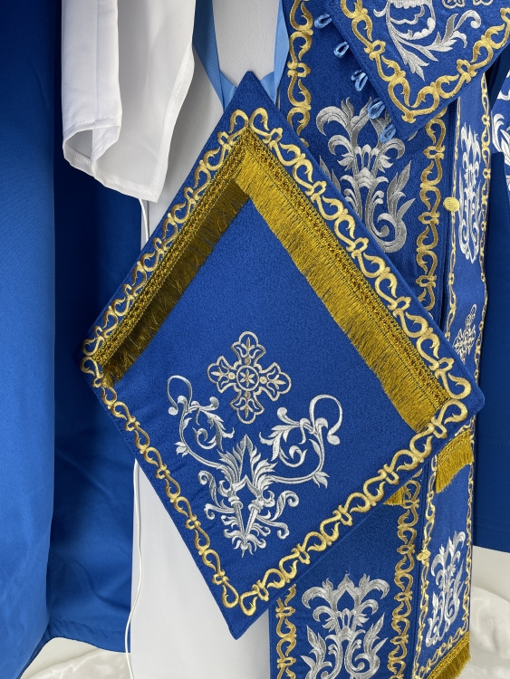 Veșmânt brodat pe brocart cu broderie „Trandafir”