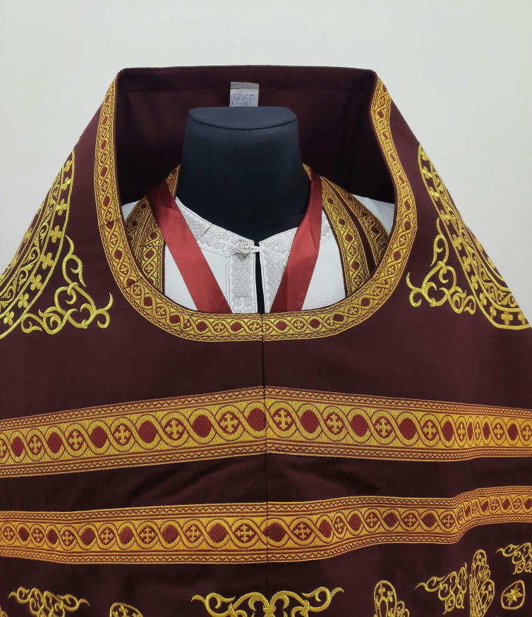 Veșmânt preoțesc brodat pe gabardină, broderie „Cerc” cu galon aplicat și icoane ale Sfântului Arhanghel Mihail și Gavriil