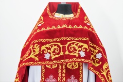 Vesminte preoțești brodate pe catifea, cu mijloc brodat, cu galon brodat