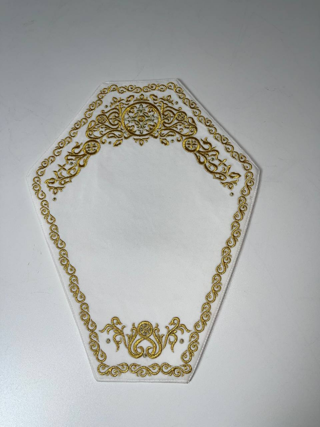 Șervet sub cruce, broderie cerc