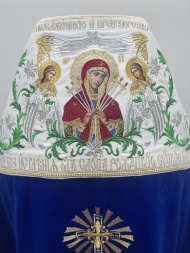 Veșmânt preoțesc combinat brodat pe catifea, cu icoane brodate, broderie „Crini”