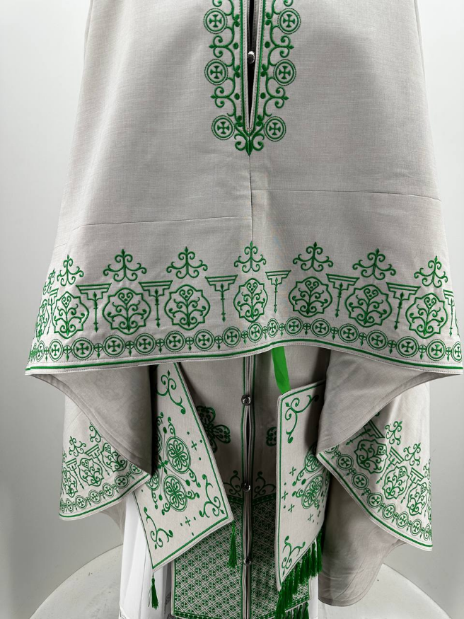 Vesminte preoțești croială grecească, brodate pe in-gabardin cu galon aplicat, broderie „Antic”