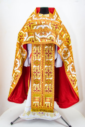 Veșmânt preoțesc din brocart turcesc cu galon aplicat