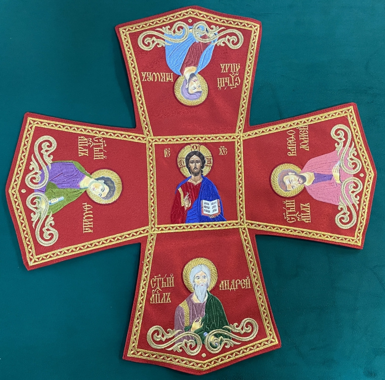 Veșmânt combinat preoțesc brodat pe brocart, cu icoane brodate, broderie „Paștală”