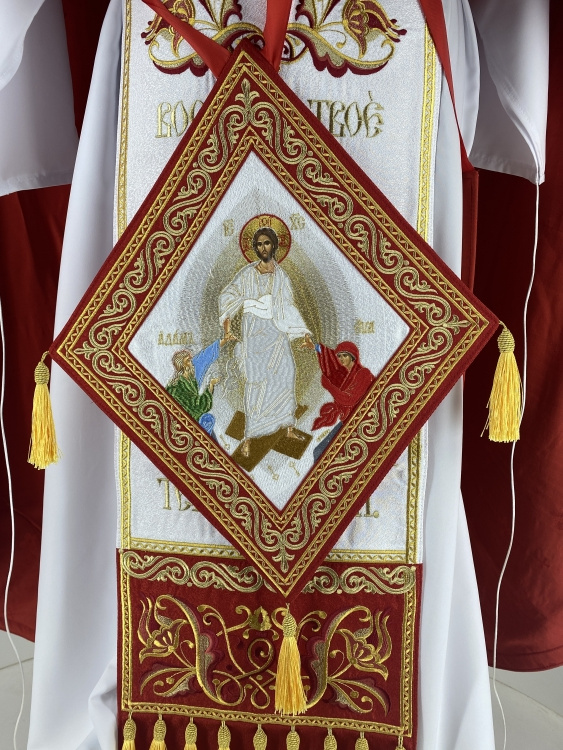 Veșmânt combinat preoțesc brodat pe brocart, cu icoane brodate, broderie „Paștală”