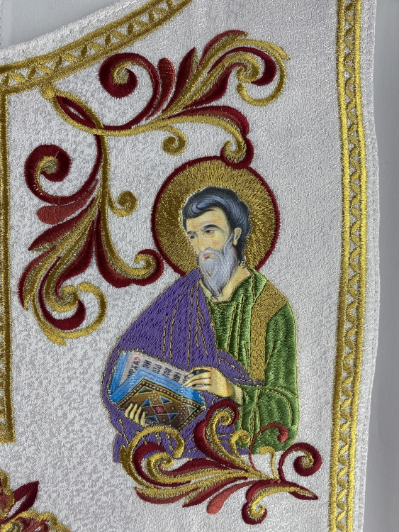 Veșmânt combinat preoțesc brodat pe brocart, cu icoane brodate, broderie „Paștală”