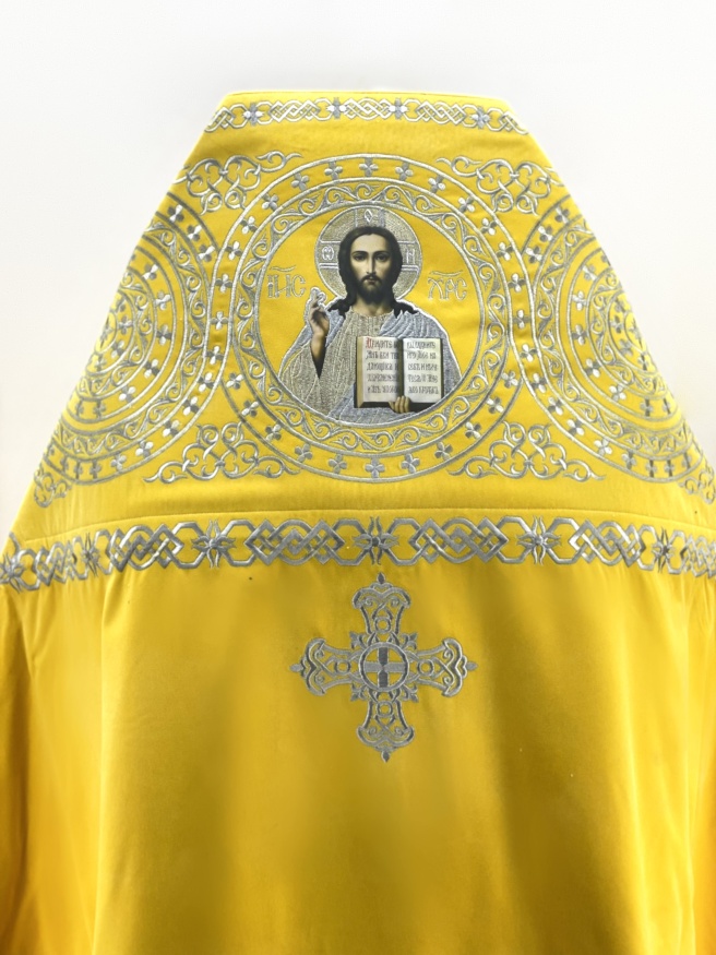 Veșmânt preoțesc brodat pe catifea, broderie „Cerc” cu galon brodat