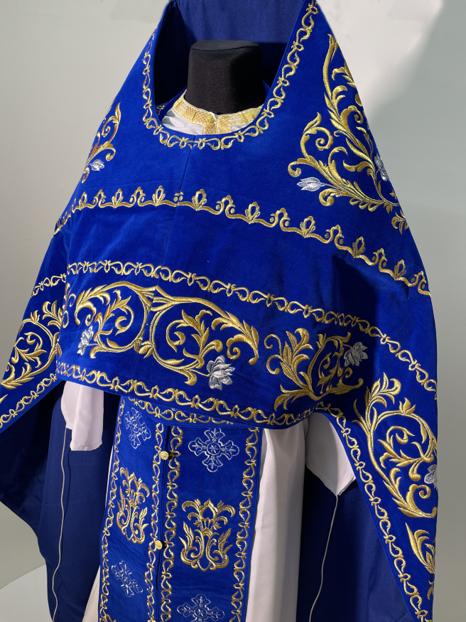 Vesminte preoțești brodate pe catifea, broderie „Trandafir” cu galon brodat