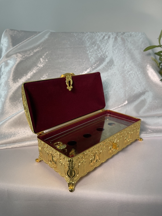 Moașterar pentru patru capsule, (chinezesc sub aurit)