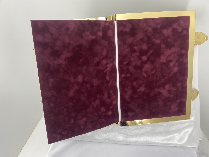 Евангелие напрестольное, 42,5×30 см на церковнославянском языке