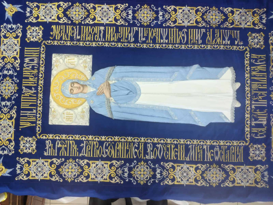 Плащаница Богородицы на бархате 165×100 см (вышивка орнамент, вышитая и расшитая середина)