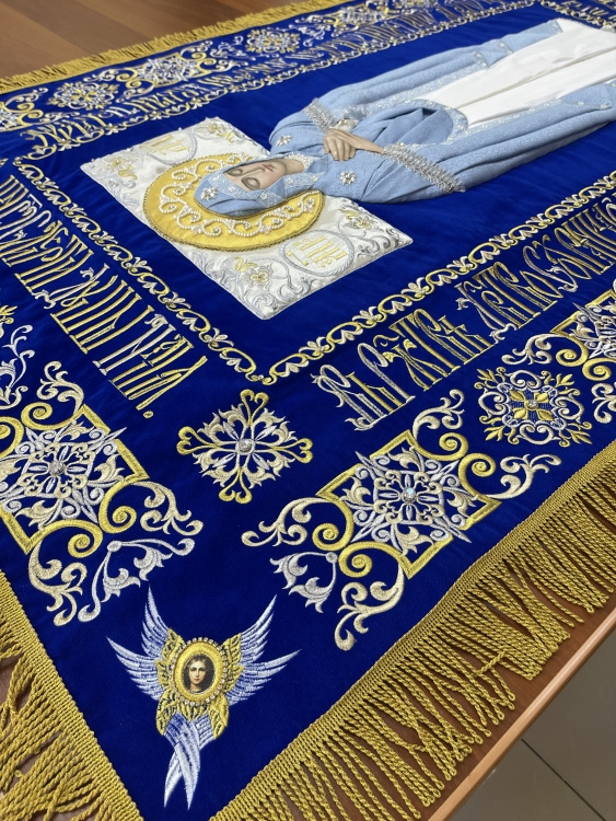 Плащаница Богородицы на бархате 165×100 см (вышивка орнамент, вышитая и расшитая середина)