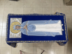 Плащаница Божией Матери на бархате 150х90 см (вышивка орнамент 2, вышитая и расшитая середина)