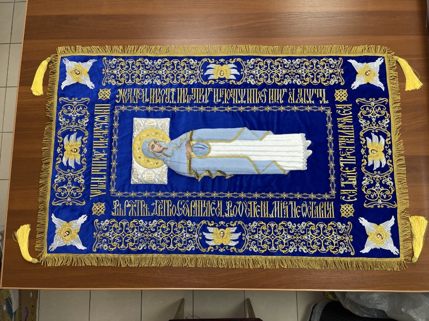 Плащаница Богородицы на бархате 120х80 см (вышивка орнамент 2, вышитая и расшитая середина)