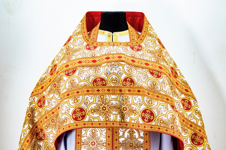 Облачение священника из турецкой парчи «Иверский крест» с пришивным галуном