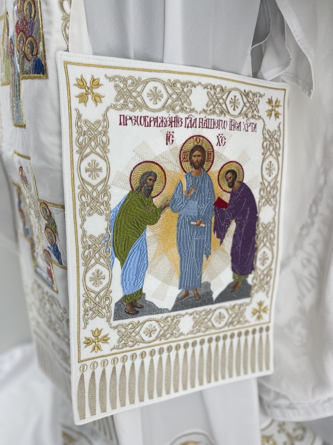 Комбинированное облачение священника, вышитое на бархате, с вышитыми иконами, вышивка "Рождественская"