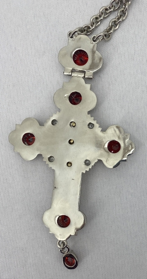 Звісно, надайте, будь ласка, назву товару чи текст для перекладу.