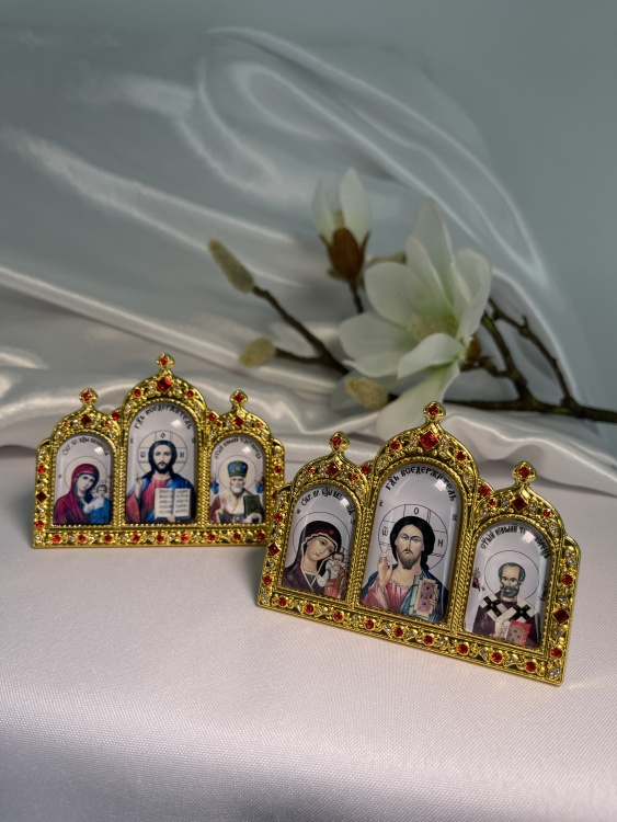 Тройник на подставке в металлическом окладе