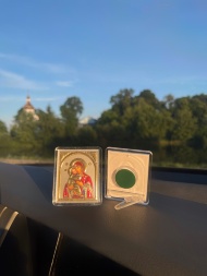 Икона на лепке и подставке, в оргстекле