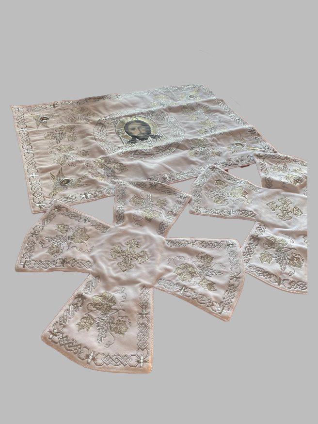 Покровцы и воздух с вышивкой "Виноград", с вышитым галуном и иконой "Нерукотворный Образ"