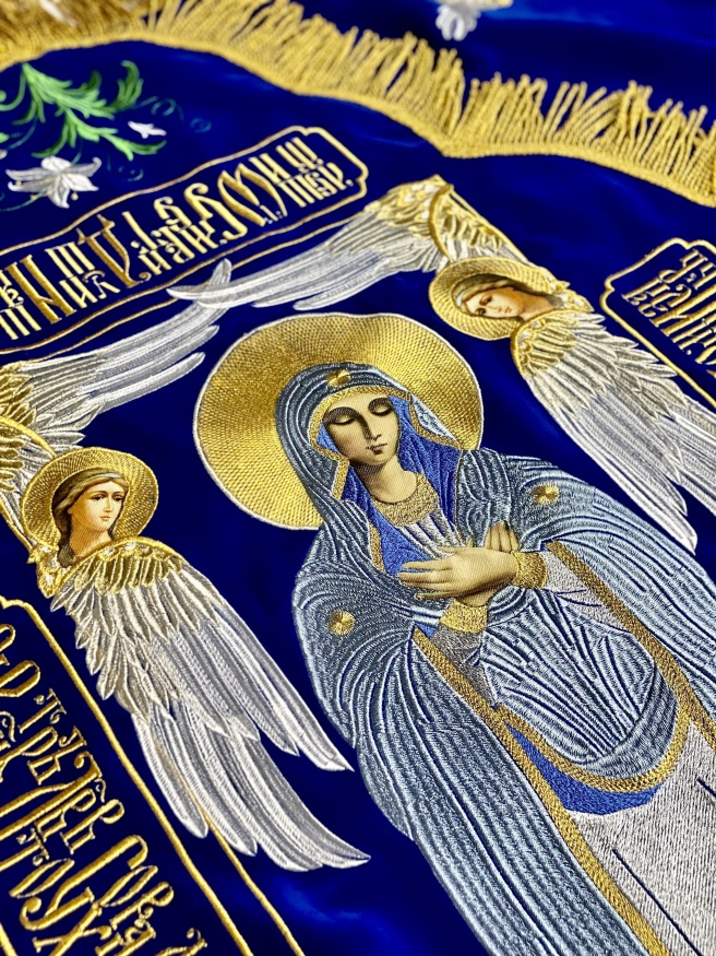 Плащаница Божией Матери на бархате (Ангелы, серебро) (вышивка тюльпан, вышитая середина)