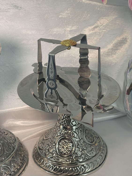 Потир-чаша с принадлежностями (1343)