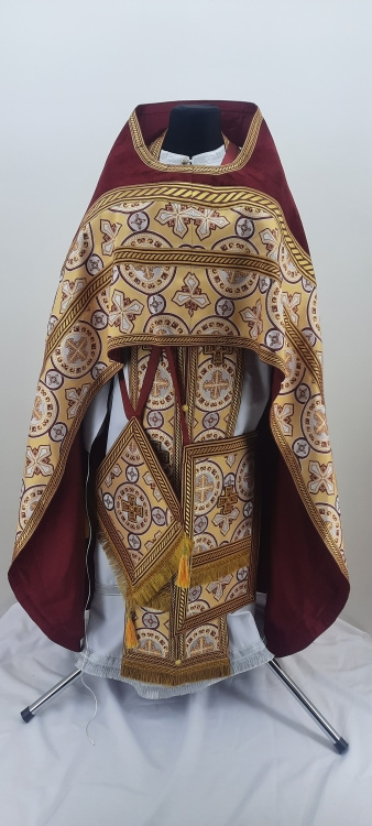Облачение священника комбинированное из парчи с вышитым омофором