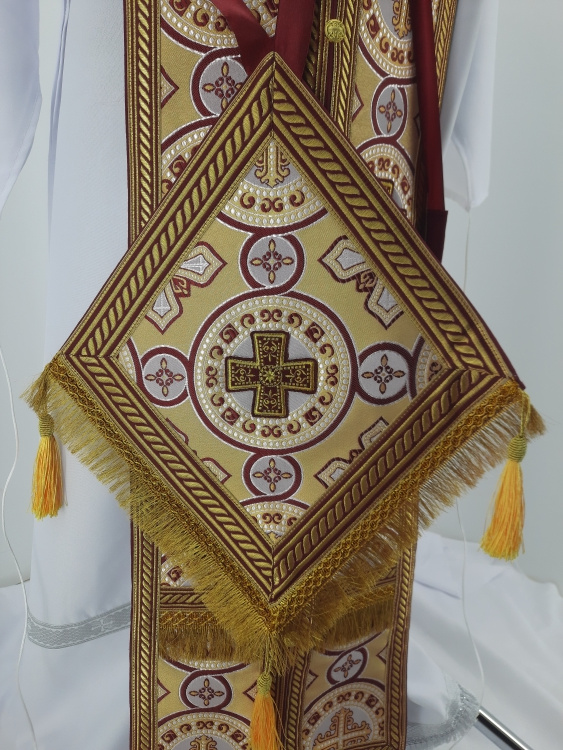 Облачение священника комбинированное из парчи с вышитым омофором