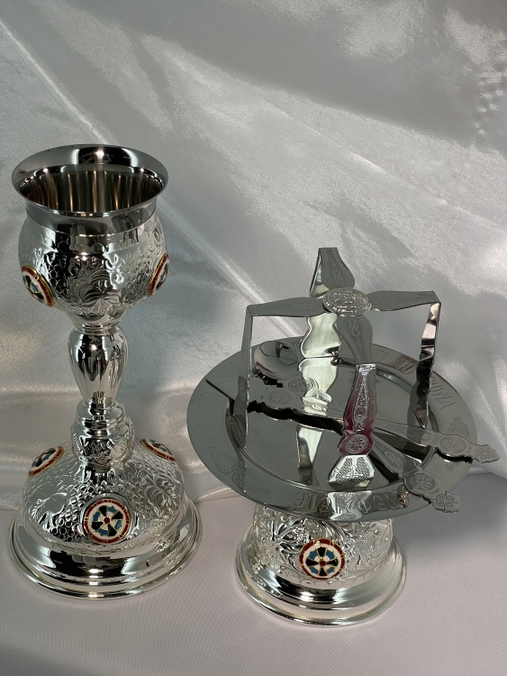 Потир — чаша с принадлежностями (1327)