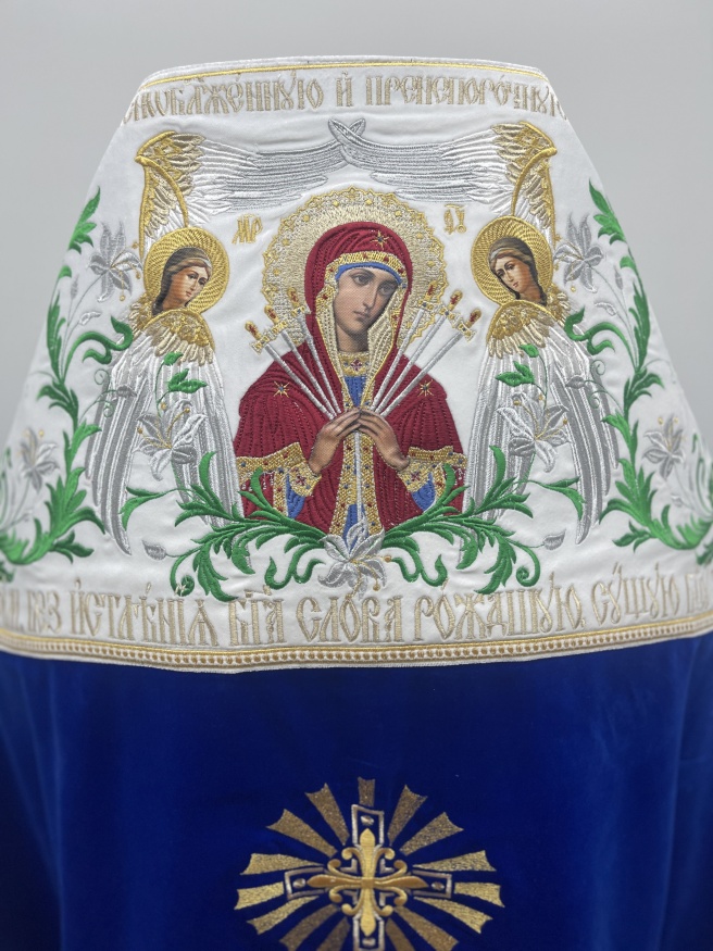 Комбинированное облачение священника, вышитое на бархате, с вышитыми иконами, вышивка «Лилии»