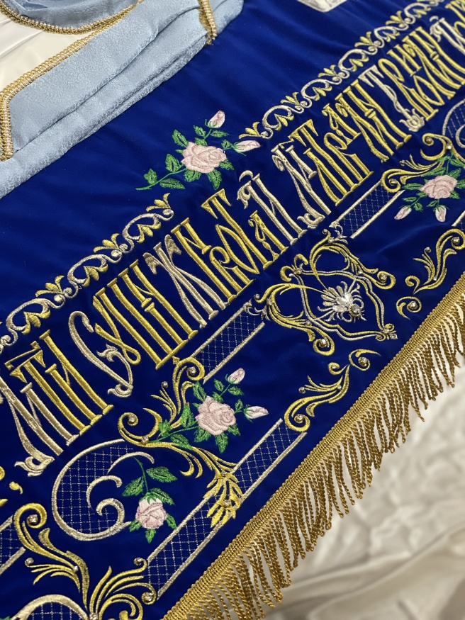 Плащаниця Богородиці на оксамиті 160х100см (вишивка Роза, вишита та розсшита середина)