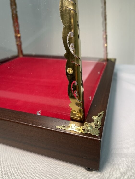 Ковпак на Даросховницю 35х15 h=70 з дверкою, з оргскла з булатними елементами на лазерній різці та з литим хрестом