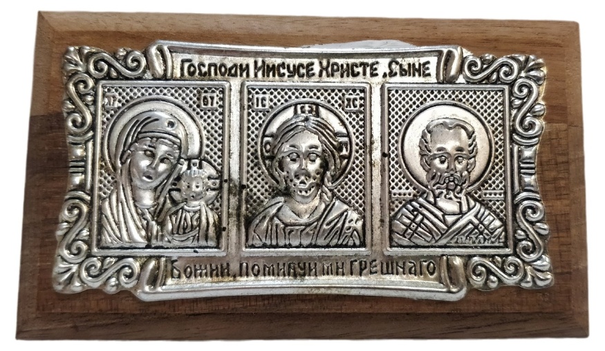 Автомобільний трійник (метал.+ дер.) 9,5х5см