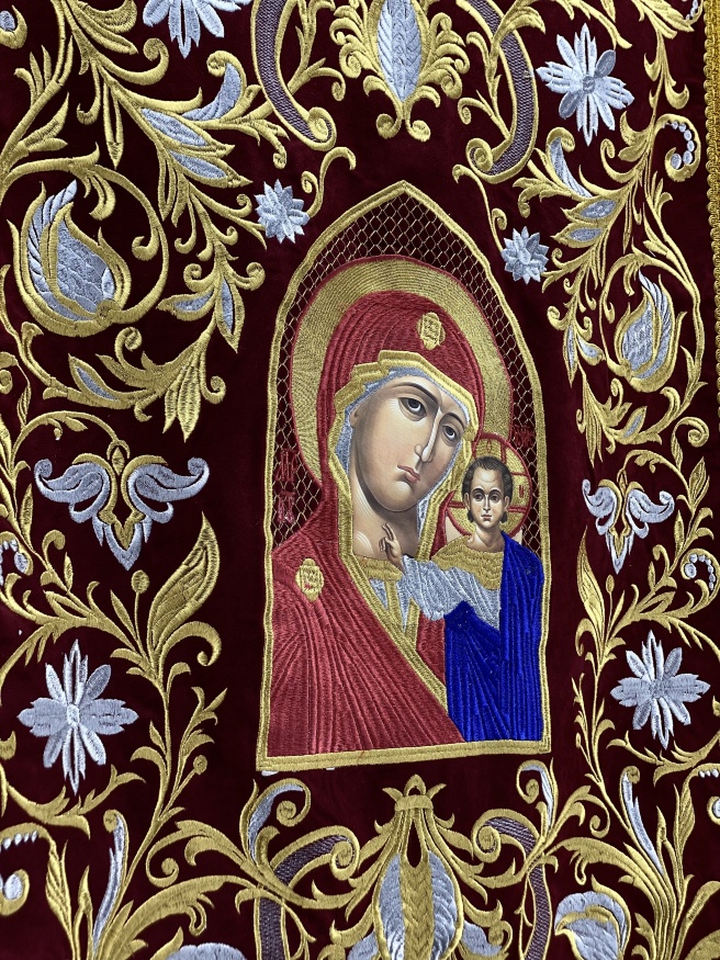 Хоругви вишиті (пара) нова вишивка, вишита ікона, хрест без вишивки