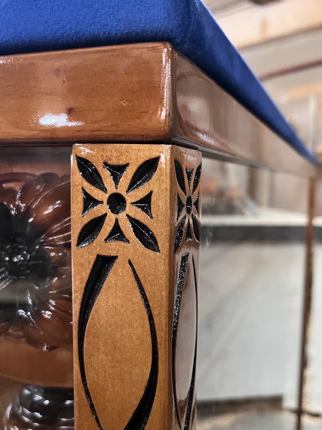 Престол деревяний внут. 100х100х100см, зовн. 120х120х120см