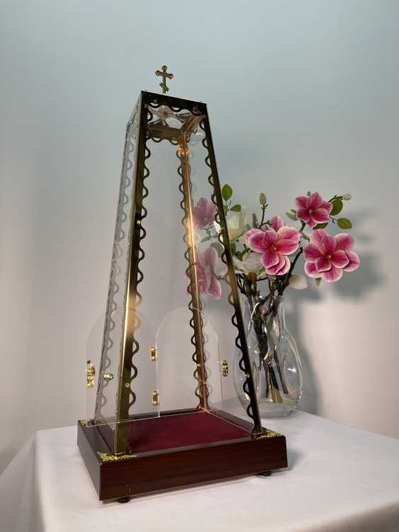 Ковпак на Даросховницю 20х15 h=50 з дверкою, з оргскла з булатними елементами на лазерній різці та з литим хрестом