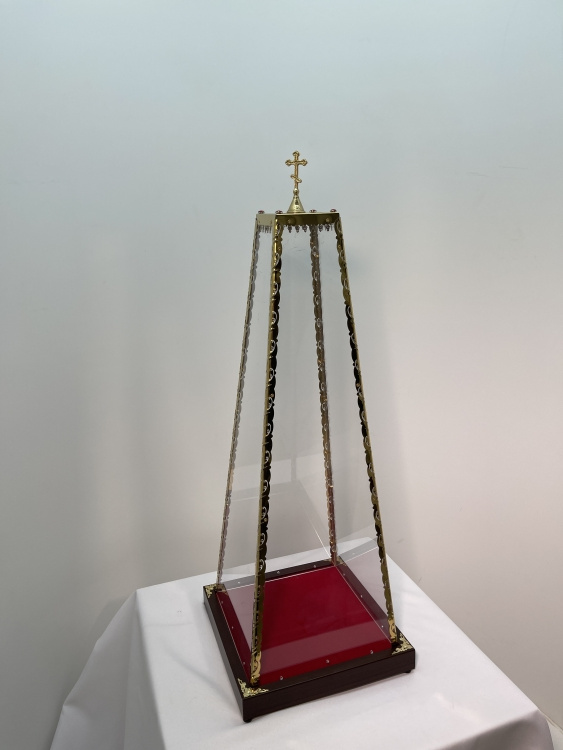 Ковпак на Даросховницю 35х15 h=70 з дверкою, з оргскла з булатними елементами на лазерній різці та з литим хрестом