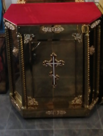 Жертовник на 4 колони, шестигранний, 90х60см