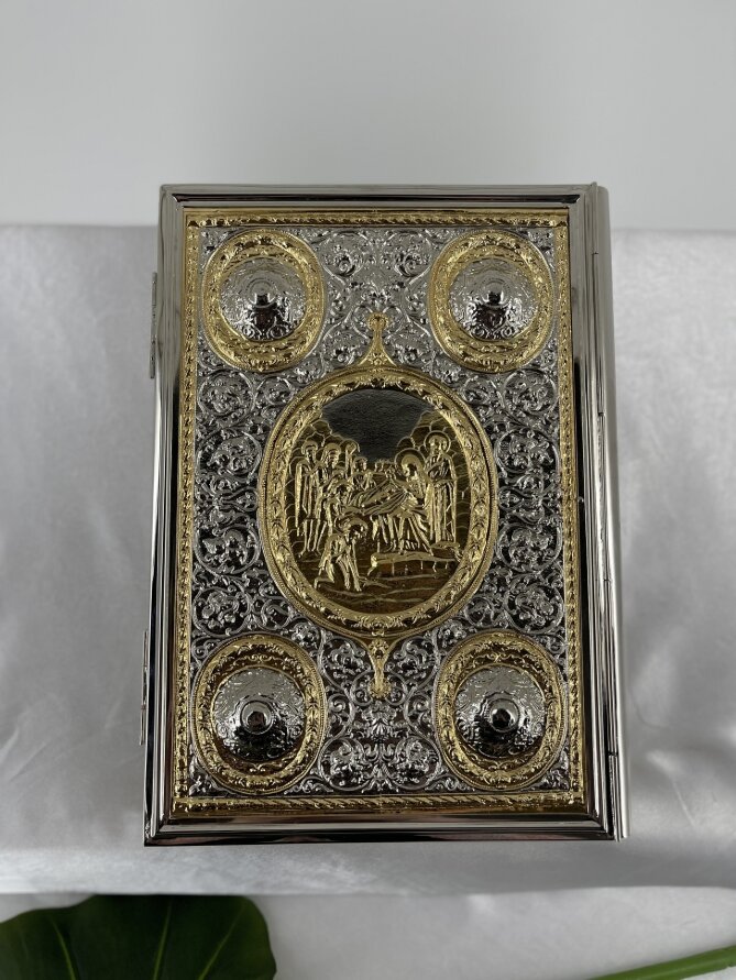 Євангеліє напрестольне, Українською мовою 32х23х8