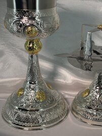 Потир-чаша з приладдям (1301)