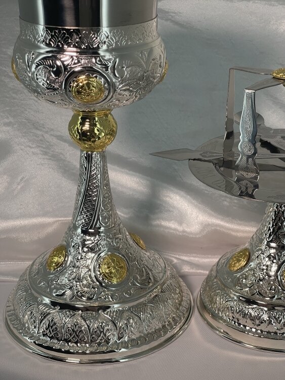 Потир-чаша з приладдям (1301)