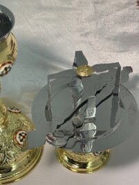 Потир-чаша з приладдям (1343)