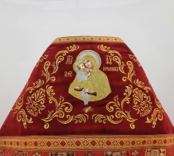 Облачення священника комбіноване, з парчі, з вишитим опліччям, та іконою Богородиці "Почаївська"