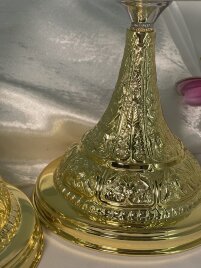 Потир-чаша з приладдям (1352)