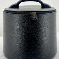 Футляри для головних уборів